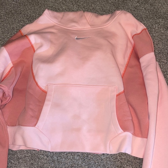 NIKE CROPPED FLEECE HOODIE IN Atmosphere/Light pink- size M BRAND NEW NEVER WORN - Picture 1 of 6